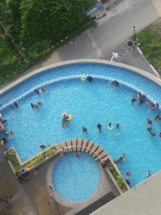 Dperdana -Dinies Pool,Wifi, Centre Of Kota Bharu, 4-5 Pax Lejlighed Eksteriør billede
